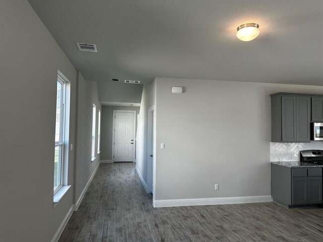 Building Photo - 109 Riverhill Dr