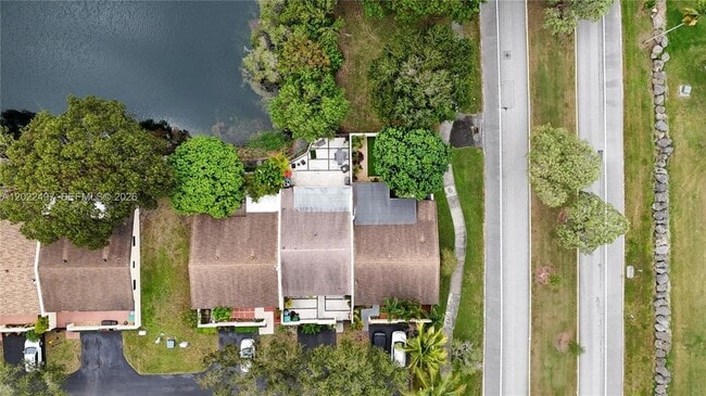 Building Photo - 13932 Kendale Lakes Dr