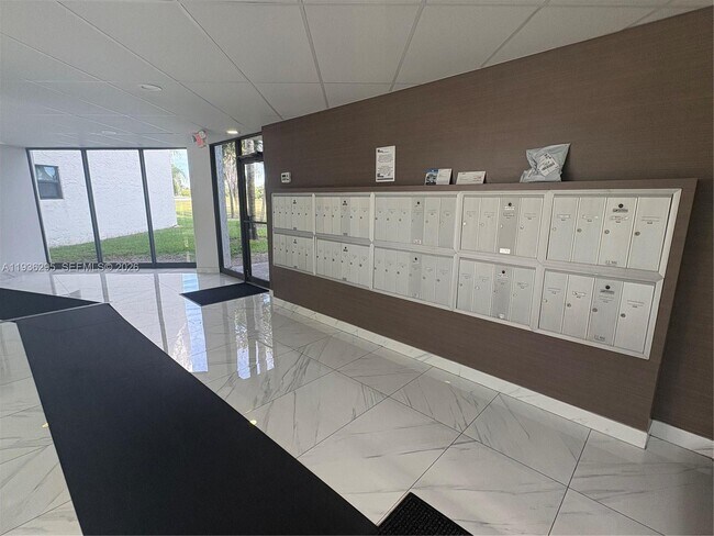 Building Photo - 16171 Blatt Blvd