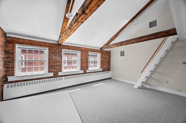 Building Photo - 4 Inn St