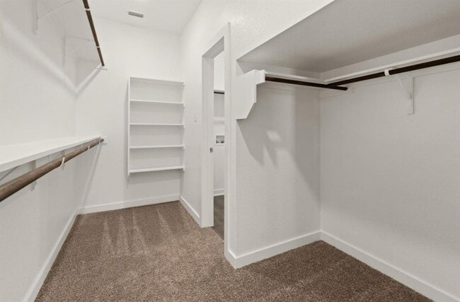 Building Photo - 160 Biscayne Dr