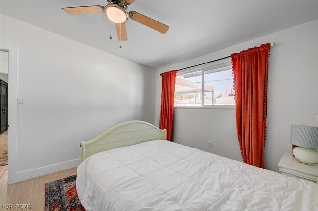 Building Photo - 1799 Valley Dr