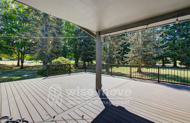 Building Photo - Felida Park- 4 Bedrooms on 1.5 Acres
