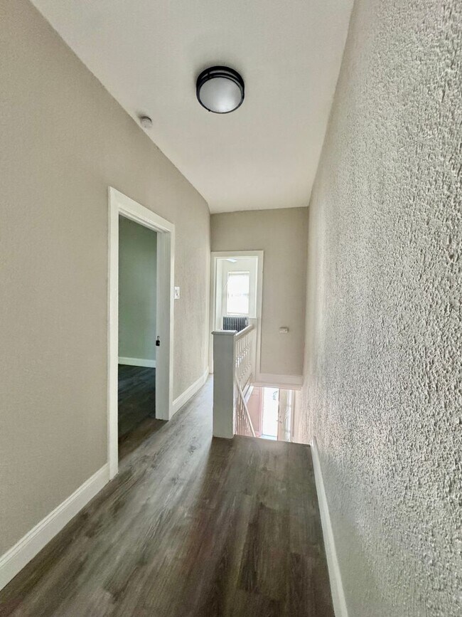 Building Photo - Amazing West Oak Lane 3bd/1ba Available NOW!