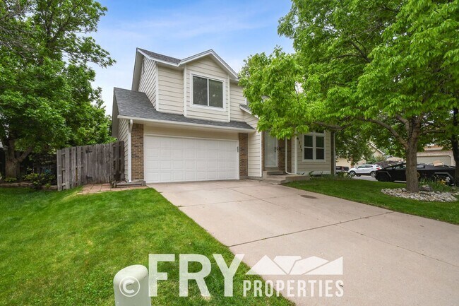 Building Photo - Spacious updated Green Valley Ranch two-story