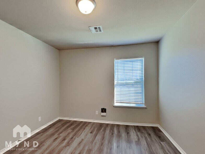 Building Photo - 3514 E Fairmont St