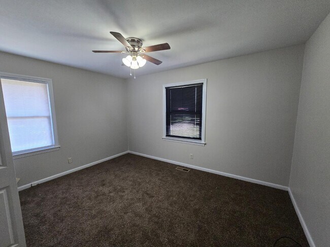 Building Photo - 4617 Belford Rd