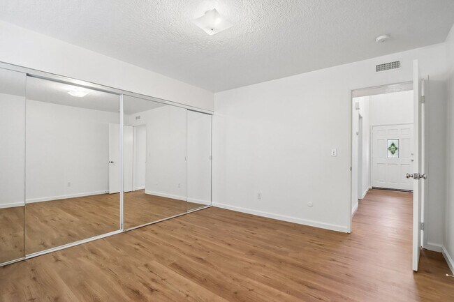 Building Photo - 29311 S Lake Shore Dr