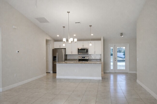 Building Photo - 2600 NW 4th Ave