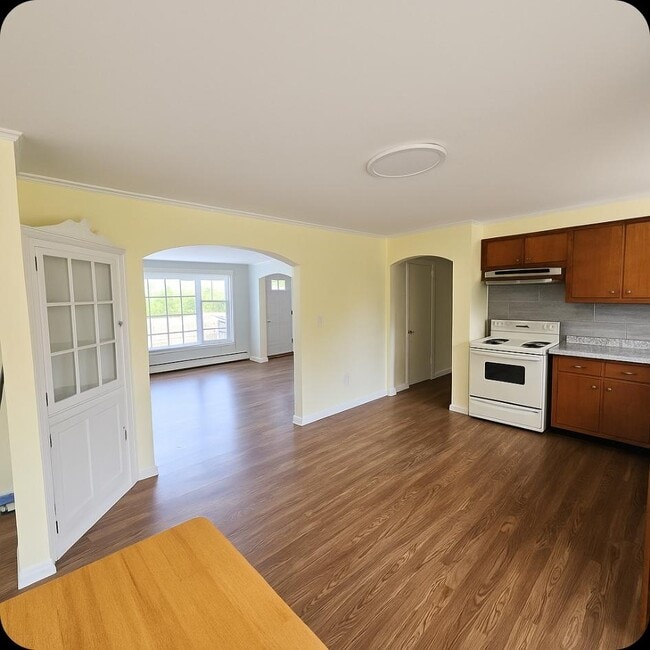 Building Photo - 191 Saco Ave