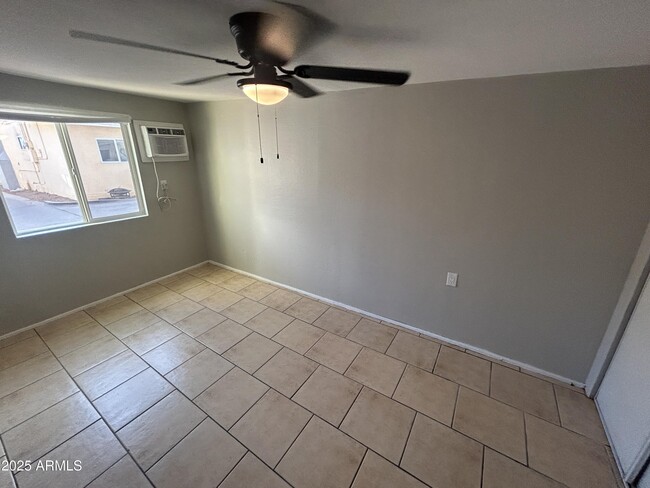 Building Photo - 1836 E Harvard St