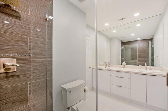 Building Photo - 7424 SW 106th Pl