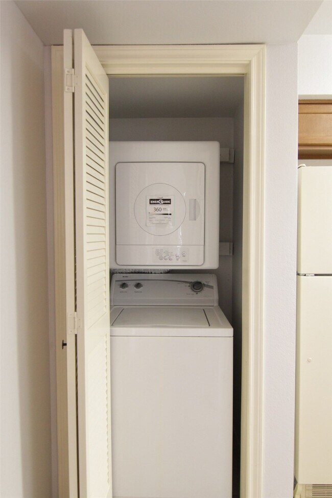 Building Photo - 3100 Walnut Bend Ln