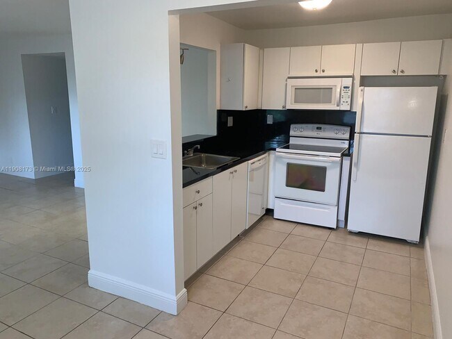 Building Photo - 2525 Polk St