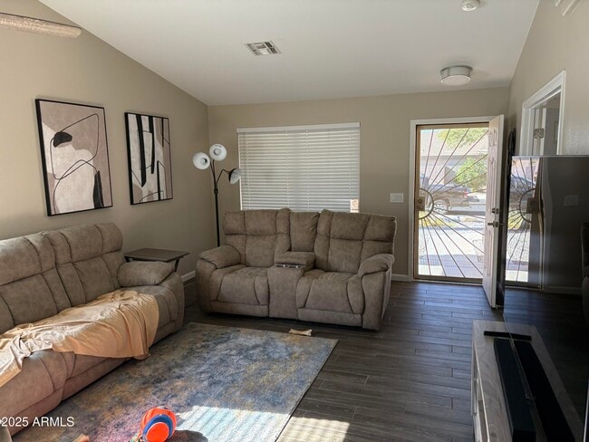 Building Photo - 17901 N 111th Dr