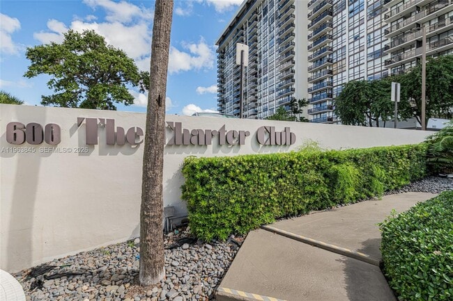 Building Photo - 600 NE 36th St