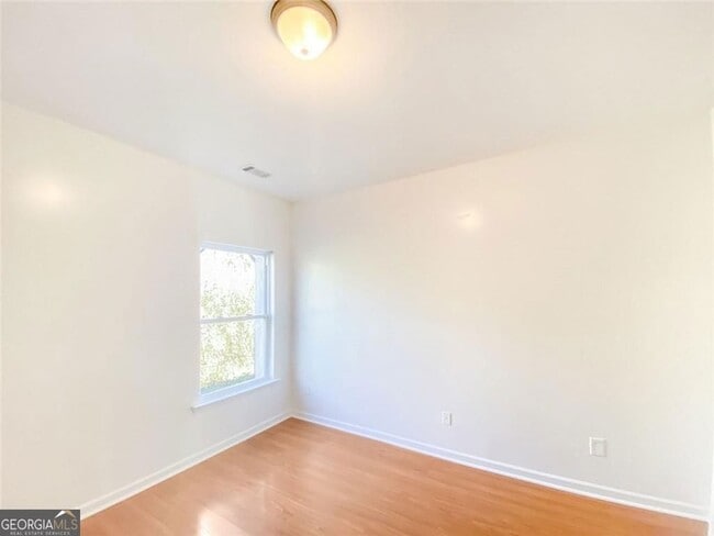 Building Photo - 1068 South Gordon Rd SW