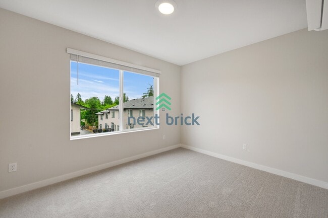 Building Photo - Spacious 3-Bedroom Townhouse Retreat with 3 Full Baths in Bothell - 1,551 Sq. Ft. of Modern Comfort!
