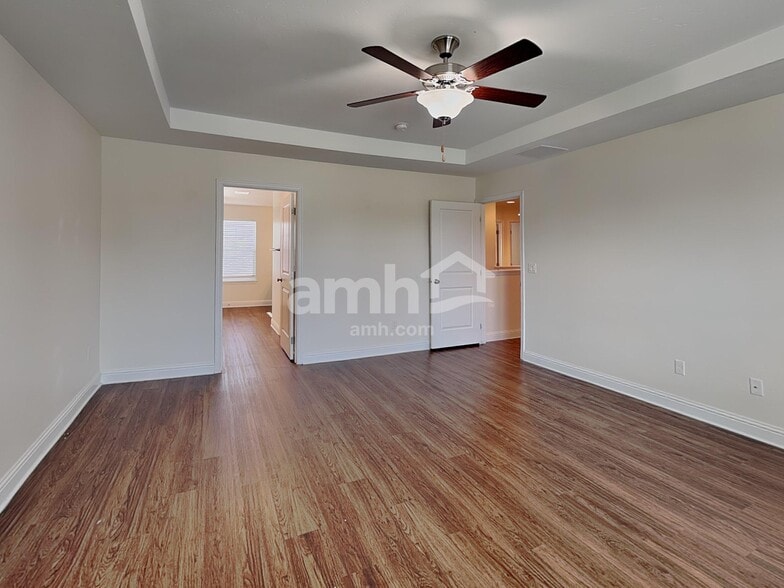 Building Photo - 59 S Lancaster Dr