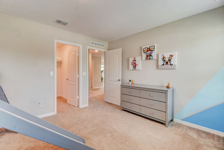 Building Photo - 509 Falcon Ridge Rd