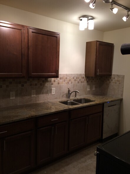 Building Photo - 2602 Oaklawn Ave