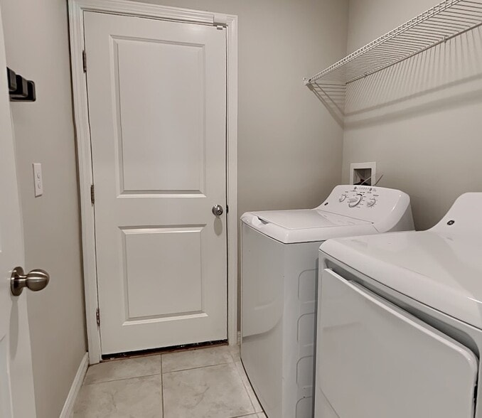 Building Photo - 14620 Dunrobin Dr