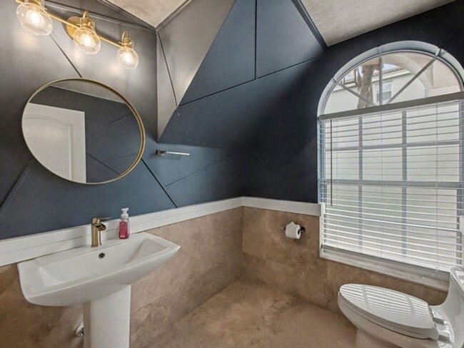 Building Photo - 5884 NW 49th Ln