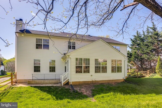 Building Photo - 9874 Foxhill Ct