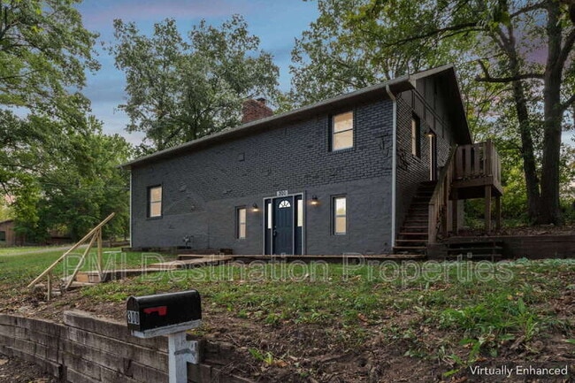 Building Photo - 300 Ridge St