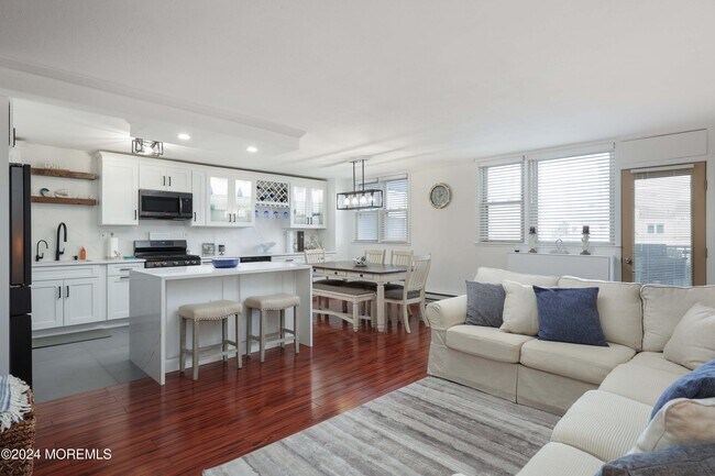 Building Photo - 675 Ocean Ave N