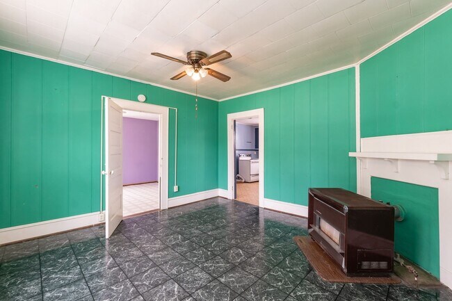 Building Photo - Charming 2-Bedroom Home in Burlington