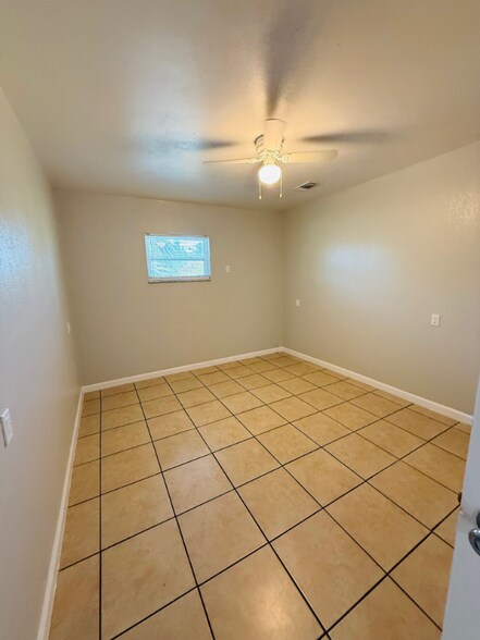 Building Photo - 1128 Neptune Dr