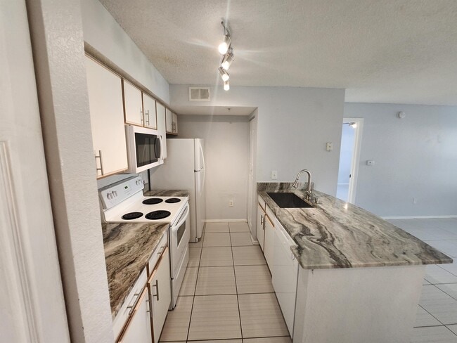 Building Photo - 2207 Antigua Pl
