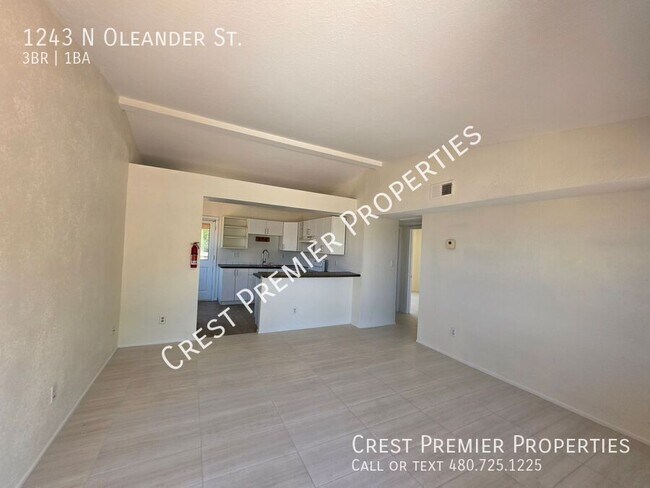Building Photo - 1243 N Oleander St