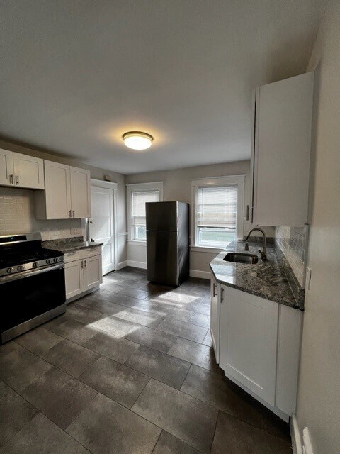 Stainless Appliances - 42 Burlington St