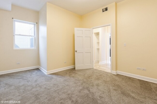 Building Photo - 2801 W Ardmore Ave