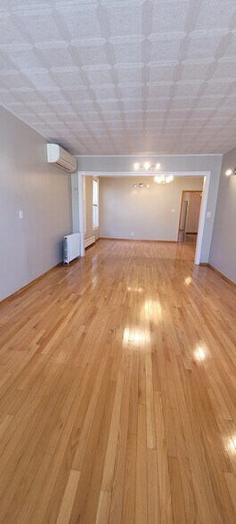 Looking towards Dining Room - 53 Clara St