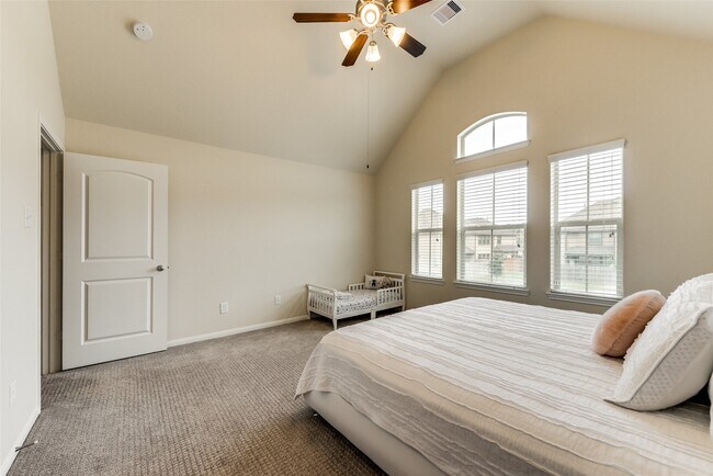 Building Photo - 8407 Hawthorn Vly Ln