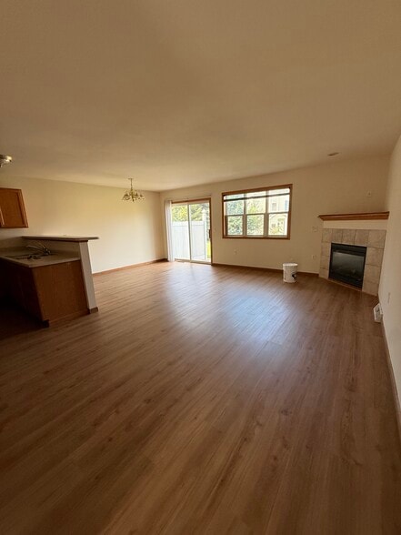 Building Photo - 3006 Selkirk Dr
