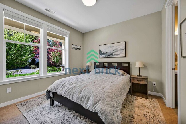 Building Photo - Discover Spacious Comfort: Stunning 5-Bedroom Home with 3.5 Baths in Snoqualmie!