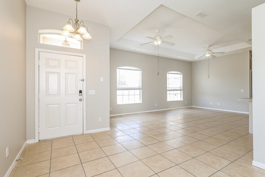 Building Photo - 504 N 7th St