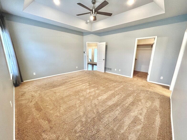 Bedroom #1: Master with Walk-In Closet - 4001 W Baywood Dr