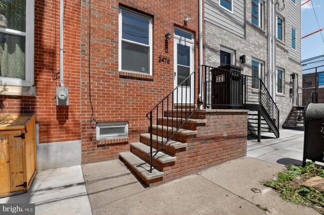 Building Photo - 2476 Emerald St