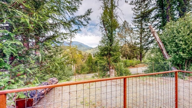 Building Photo - Gated 2 bedroom 1 bath at Pochini Family Farm!