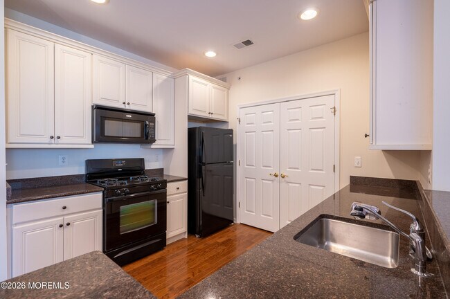 Building Photo - 539 Sophee Ln
