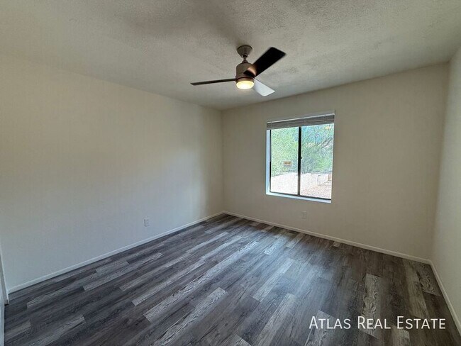 Building Photo - 16733 E Ashbrook Dr