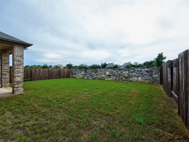 Building Photo - 1045 Arbor Acres Loop