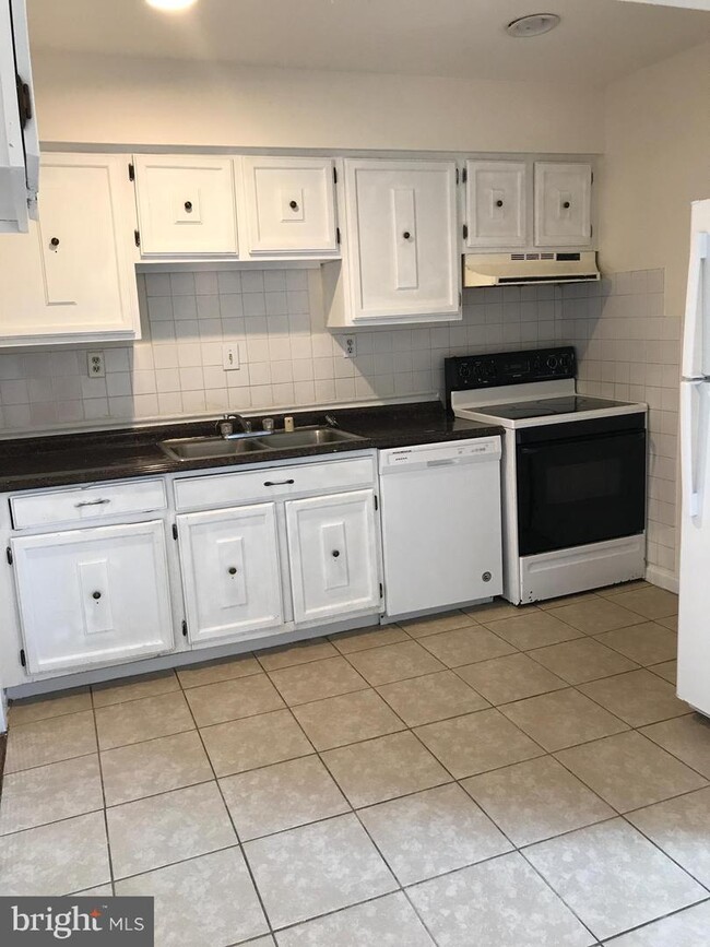 Building Photo - 4116 Ferrara Terrace