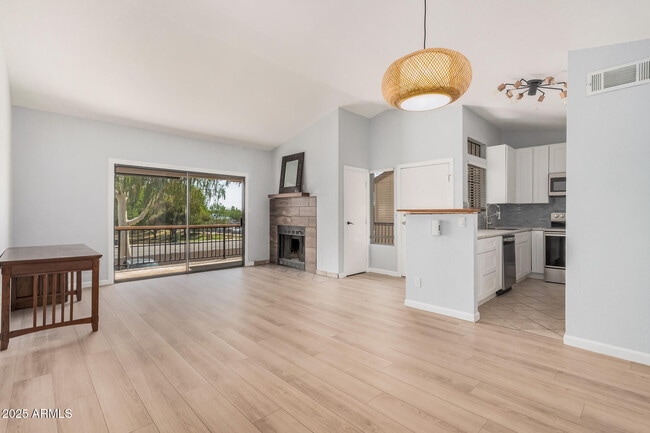 Building Photo - 6550 N 47th Ave