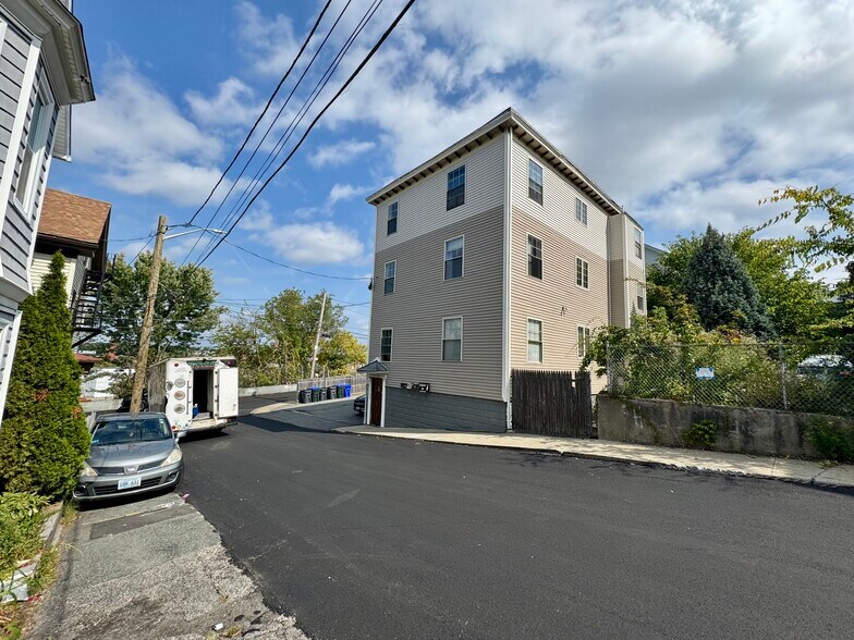 Building Photo - 15 Ames St